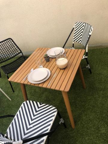 Ferienwohnung Un Coin De Verdure Dans Le Centre De St Etienne Saint-Etienne  Exterior foto