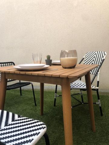 Ferienwohnung Un Coin De Verdure Dans Le Centre De St Etienne Saint-Etienne  Exterior foto