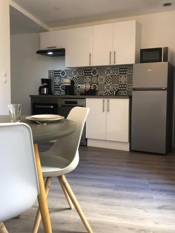 Ferienwohnung Un Coin De Verdure Dans Le Centre De St Etienne Saint-Etienne  Exterior foto
